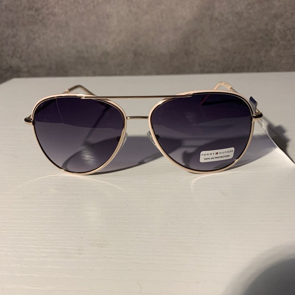Genuine Pink Tommy Hilfiger Aviator Sunglasses. BRAND NEW